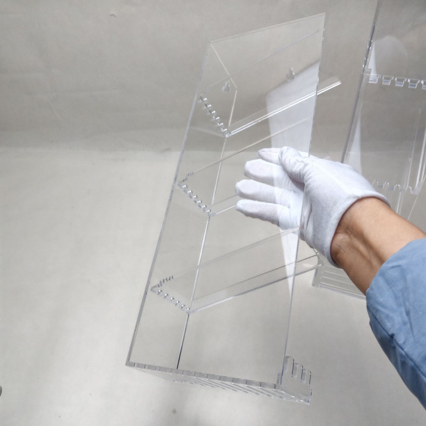 Akrylowy stojak do przechowywania w łazience