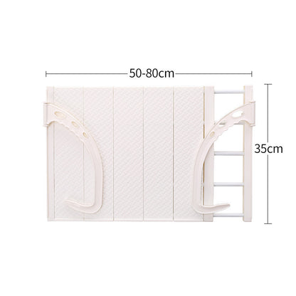 Suszarka do ubrań wisząca na parapecie