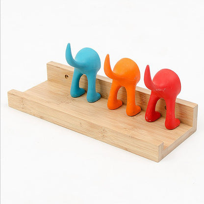 Drewniana półka ekspozycyjna montowana na ścianie