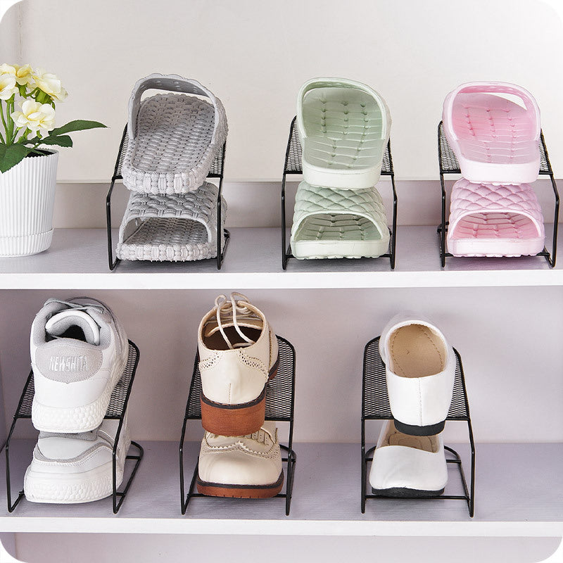 Prosty trójwymiarowy stojak na buty