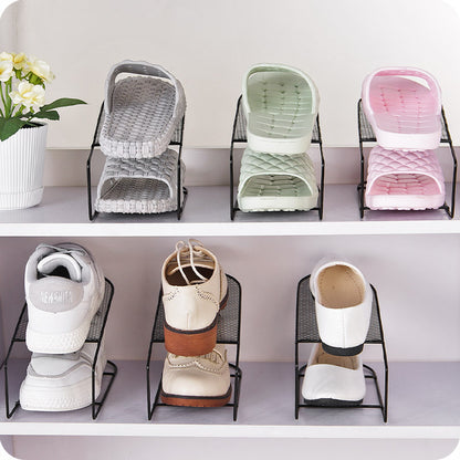 Prosty trójwymiarowy stojak na buty