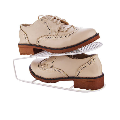 Prosty trójwymiarowy stojak na buty