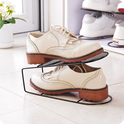 Prosty trójwymiarowy stojak na buty