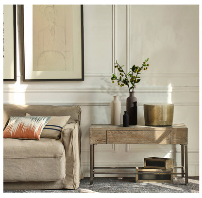 Minimalistyczny wazon ceramiczny