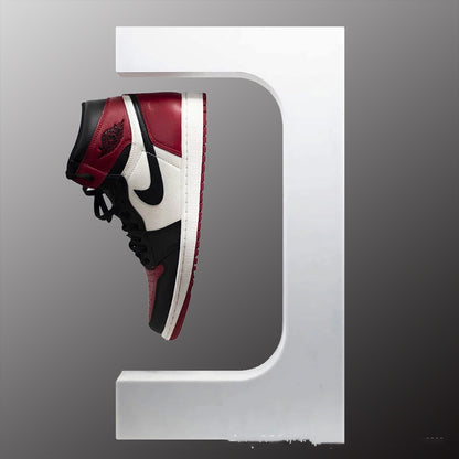 Stojak ekspozycyjny na buty z zawieszeniem magnetycznym typu E 