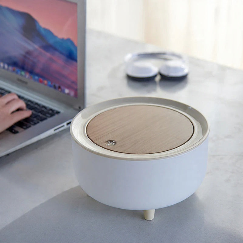 Miniaturowy okrągły kosz na śmieci na biurko