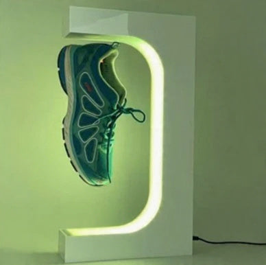 Stojak ekspozycyjny na buty z zawieszeniem magnetycznym typu E 